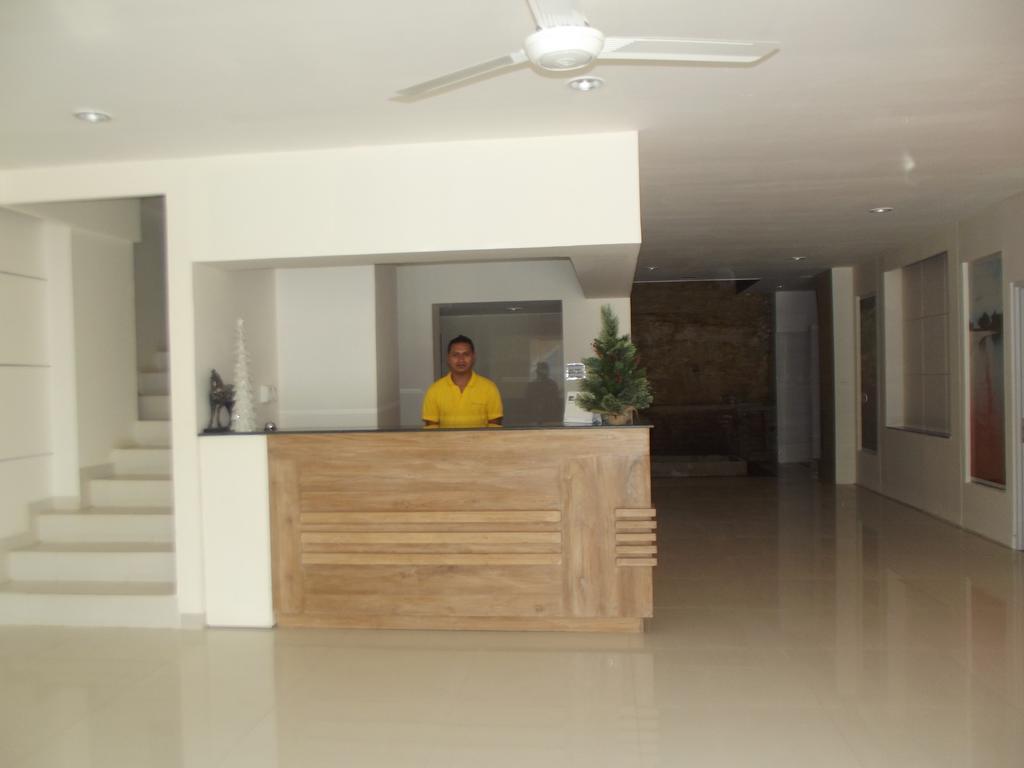 L Bajo Hotel Labuan Bajo Exterior photo